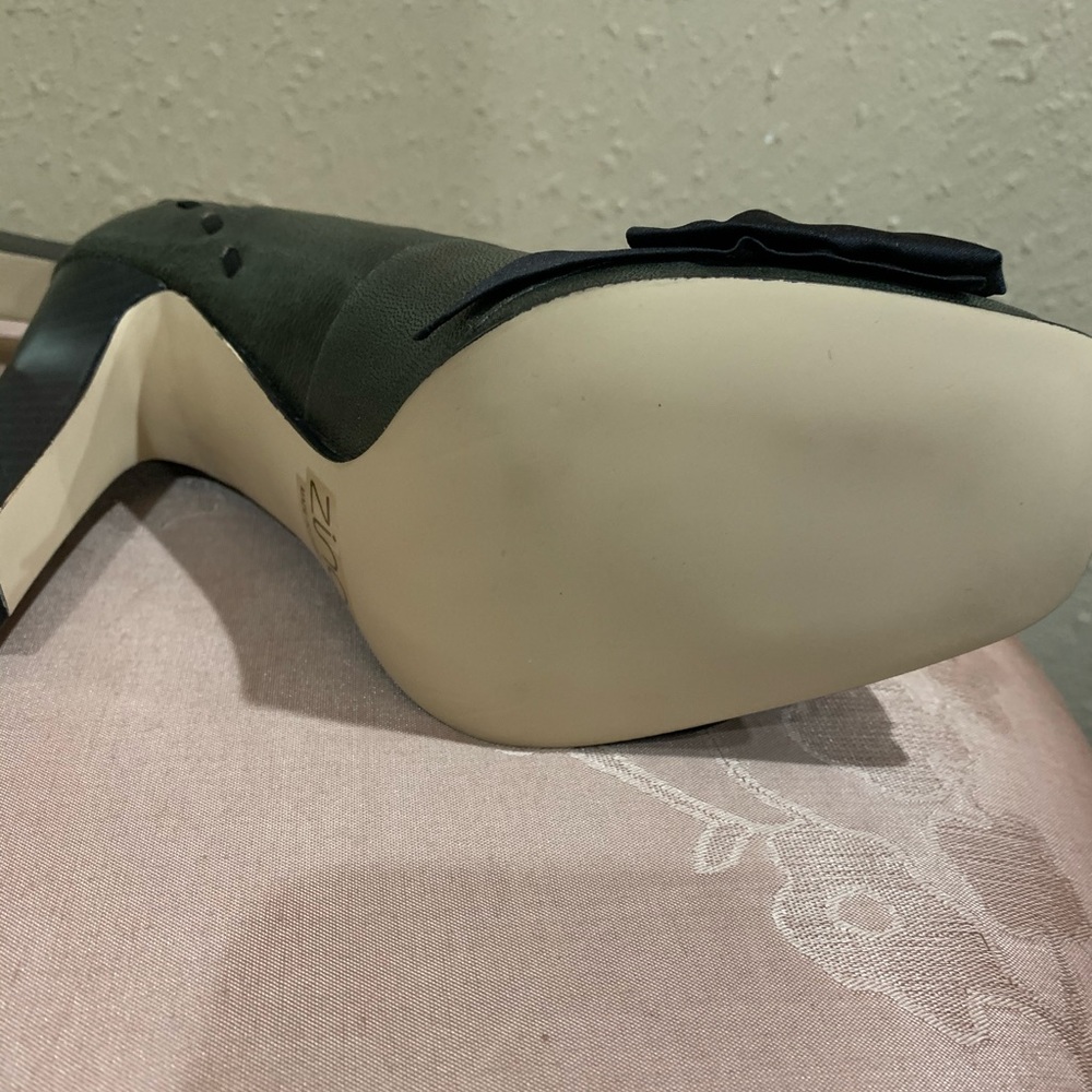 Pumps - Picture 6 of 6